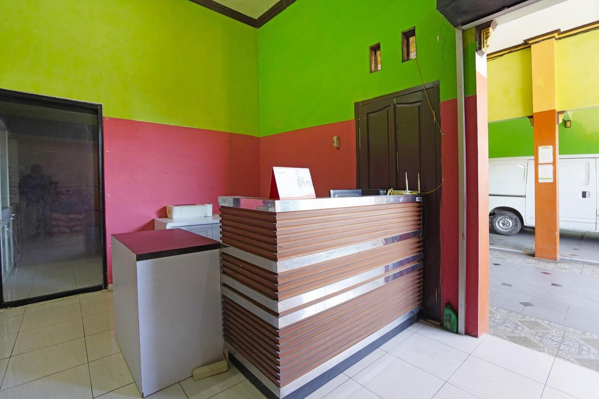 Oyo 91583 D'Cost Green Syariah Brebek Buitenkant foto