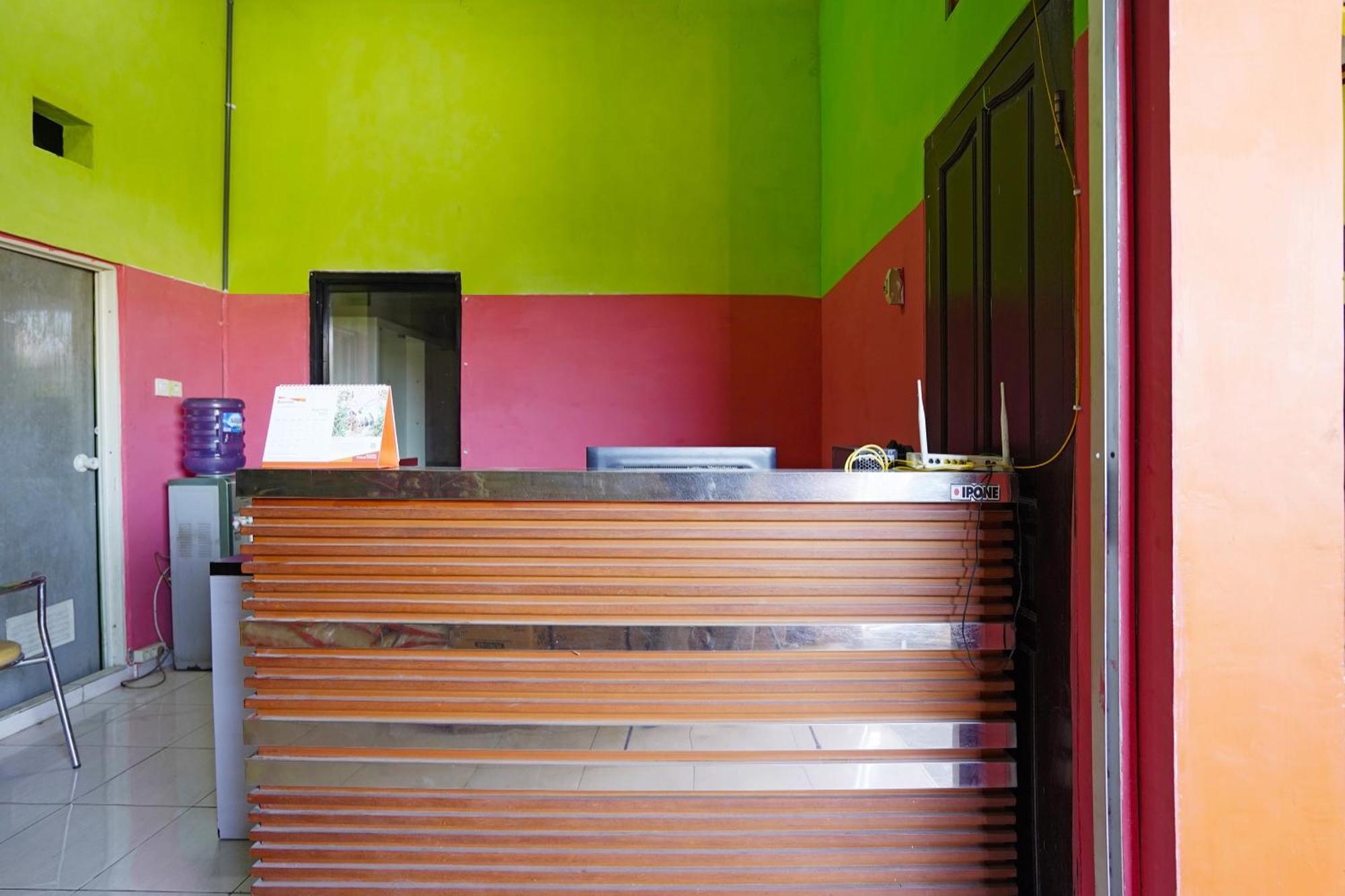 Oyo 91583 D'Cost Green Syariah Surabaya Buitenkant foto