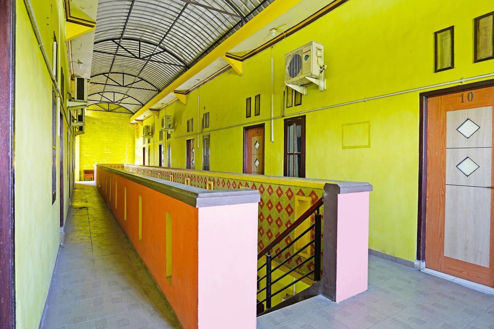 Oyo 91583 D'Cost Green Syariah Brebek Buitenkant foto