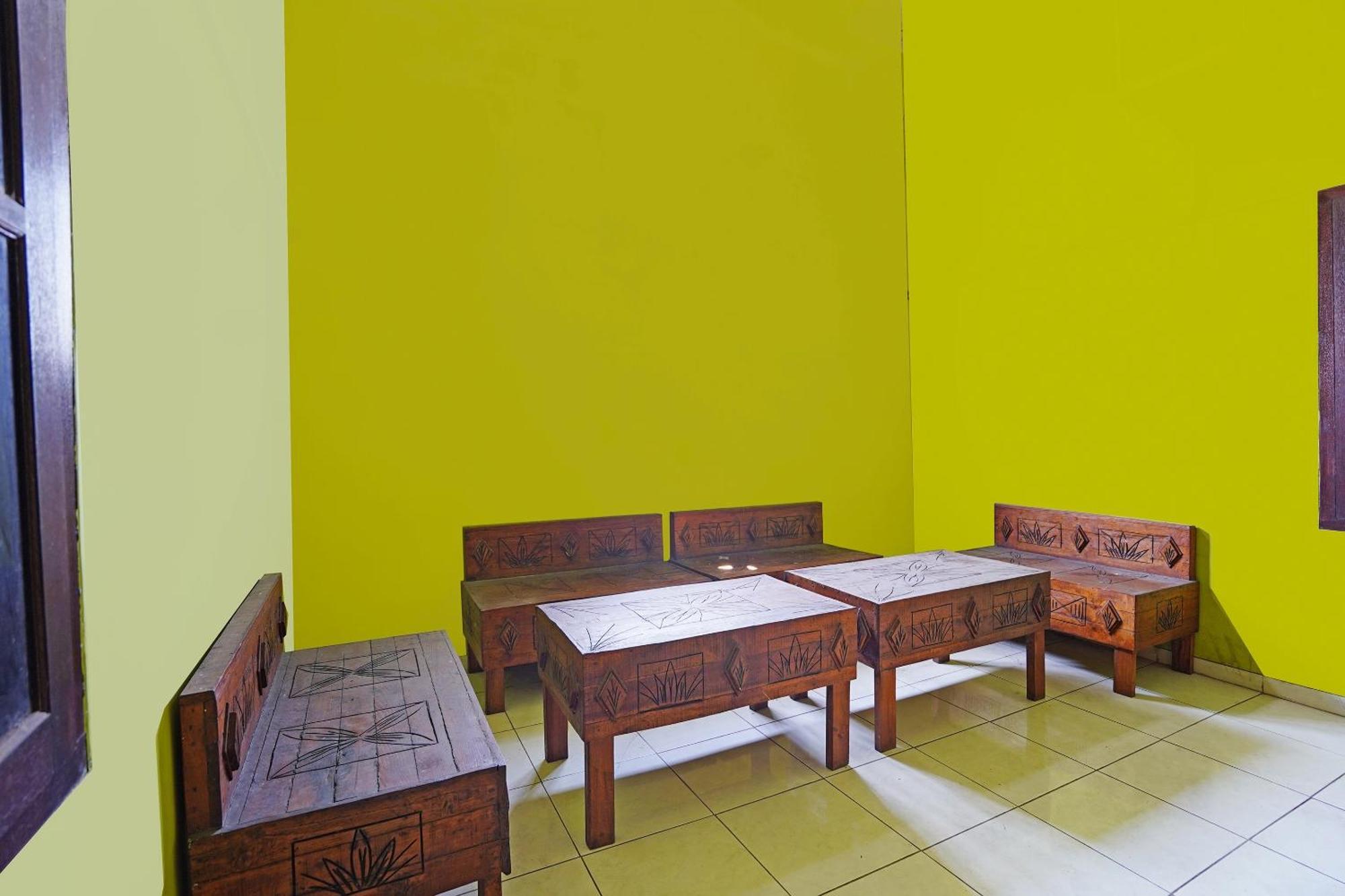 Oyo 91583 D'Cost Green Syariah Surabaya Buitenkant foto