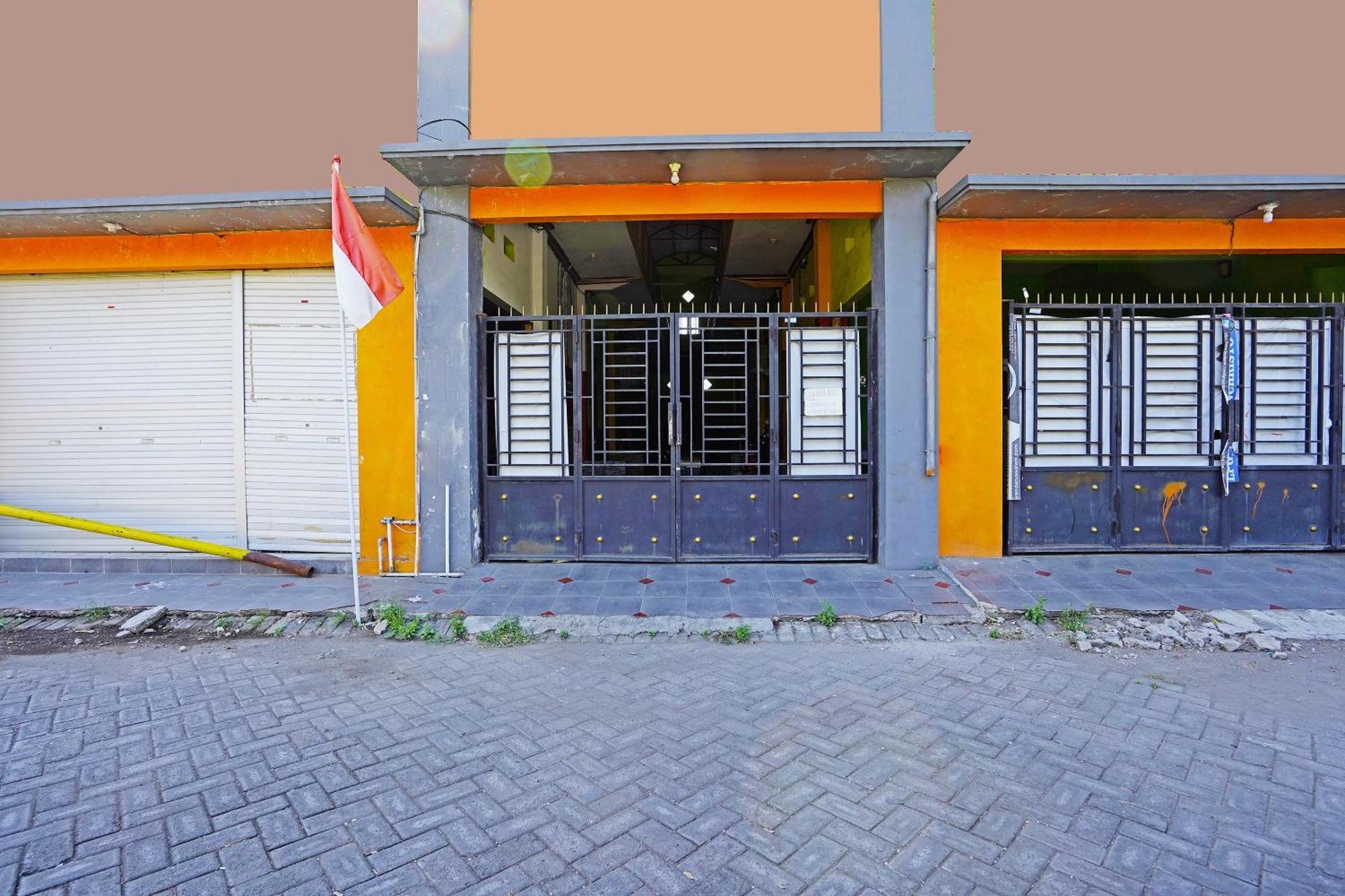 Oyo 91583 D'Cost Green Syariah Surabaya Buitenkant foto